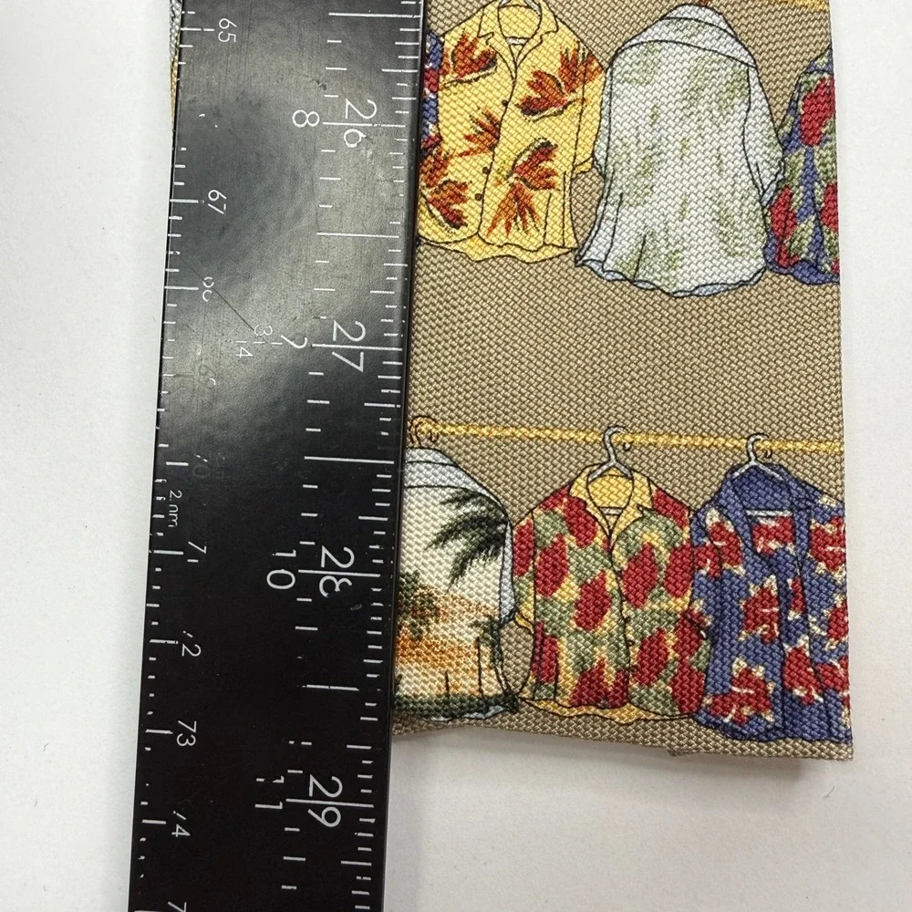 Tommy Bahama Relax Necktie Mens OS Tan Hawaiian Shirt Print 100% Silk Novelty